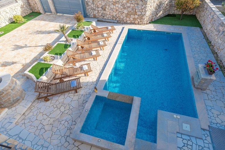 Sport & Beauty 4, Villa St.vid 3, Privlaka