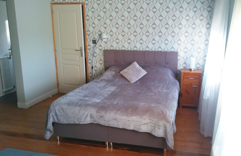 Bedroom 4, 13 Bees, Charente