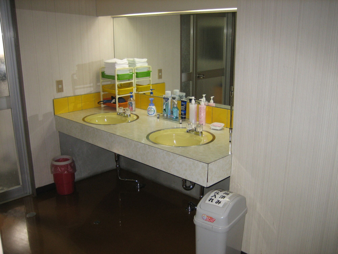 Bathroom 3, KATSUYA Inn, Wakayama