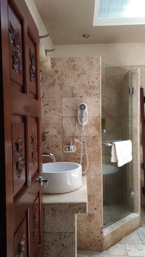 Bathroom 4, Hotel Aurora, Antigua Guatemala
