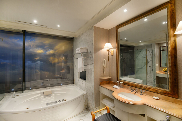 Bathroom 3, Jeju Oriental Hotel & Casino, Jeju