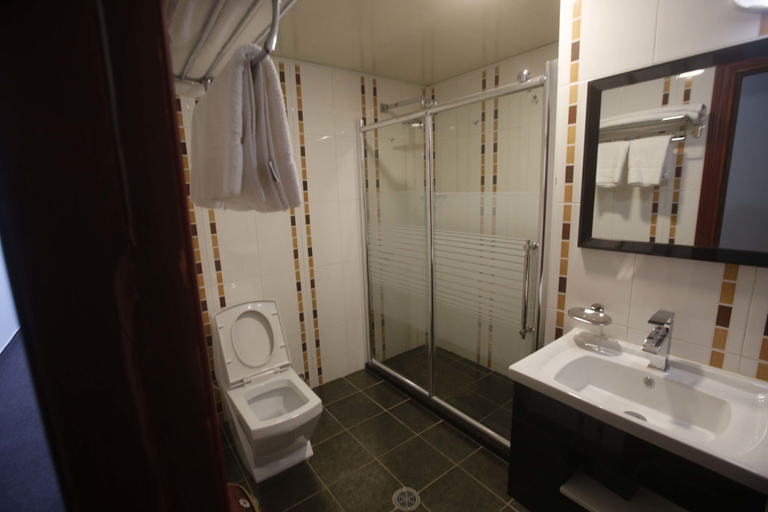 Bathroom 3, Abu Mazen Hotel, Hebron