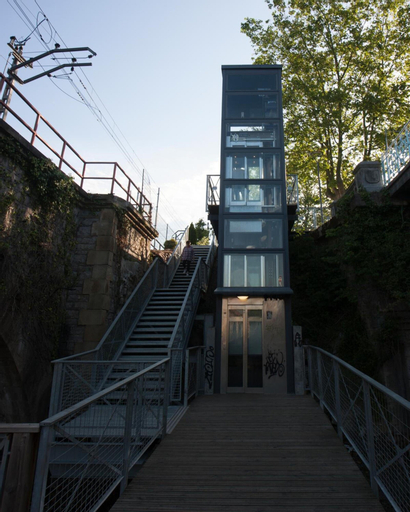 Exterior & Views 26