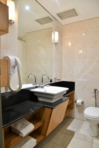 Bathroom 5, Cresta Jameson, Harare