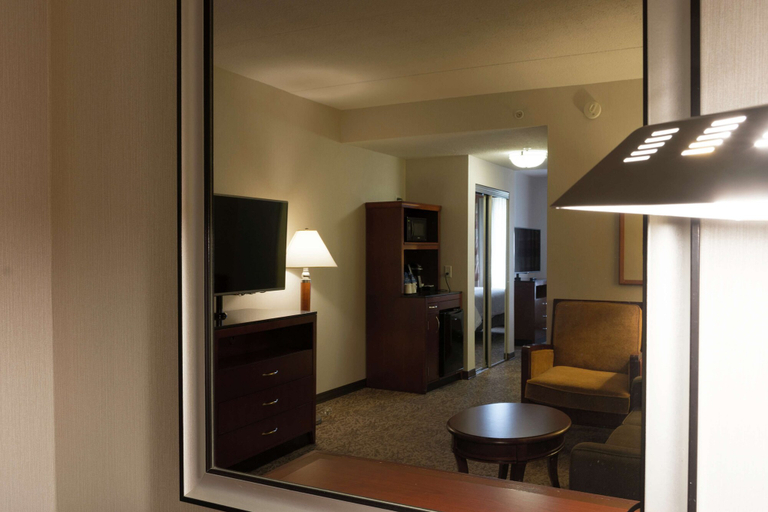 Bedroom 3, Hilton Garden Inn Bangor, Penobscot