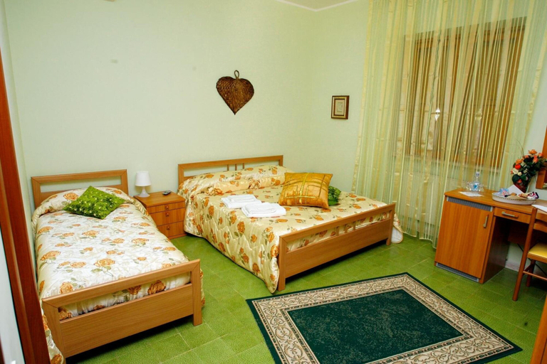 Bedroom 2, B&B Luana Inn Airport, Rome