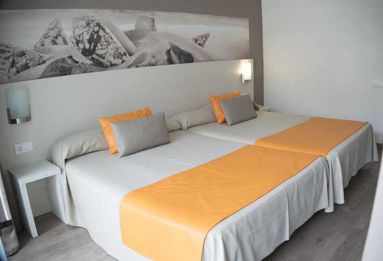 Bedroom 4, Ohtels Villa Dorada, Tarragona