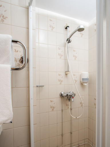 Bathroom 4, Hotel Jahtihovi, North Savonia
