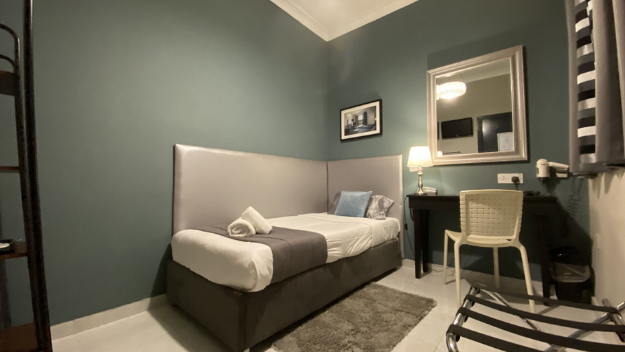 Bedroom 3, Sliema Marina Hotel