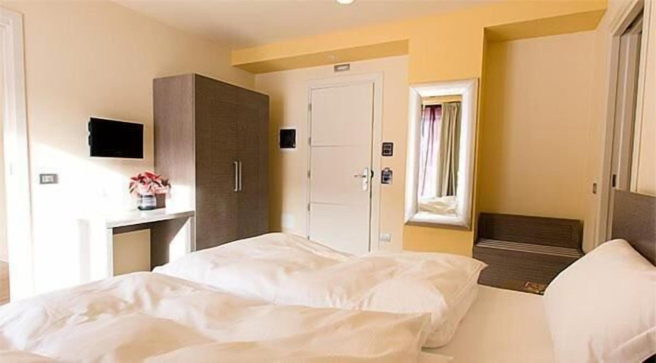 Bedroom 2, Hotel KUBE, Trento