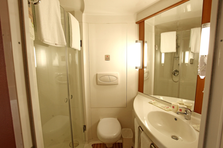 Bathroom 4, Ibis Anyang Jiefang Ave, Anyang