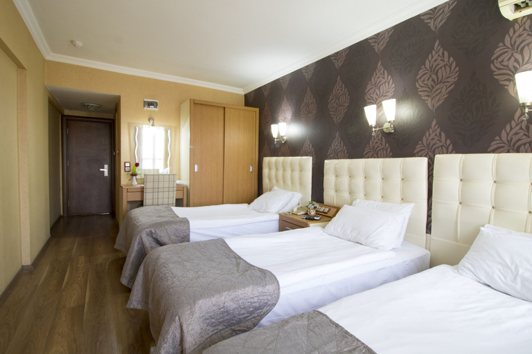 Bedroom 4, Kocaman Hotel, Konak