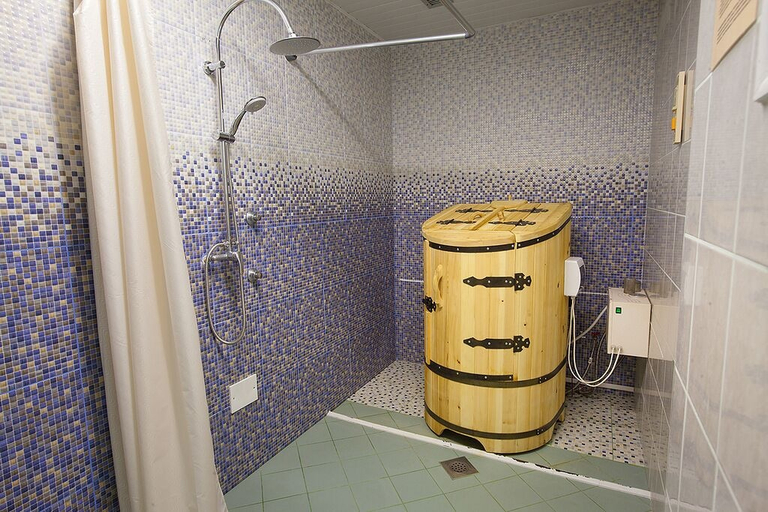 Bathroom 4, Hotel Na Kazachyem, Central