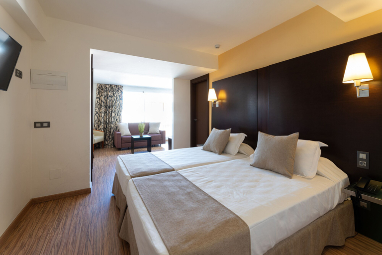 Bedroom 3, Nautic Hotel & Spa, Baleares