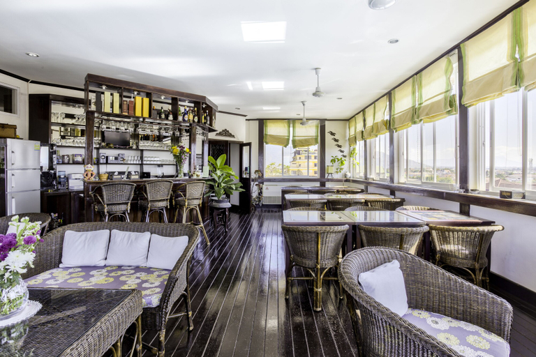 Food & Drinks 5, Residence Sisouk, Pakxe