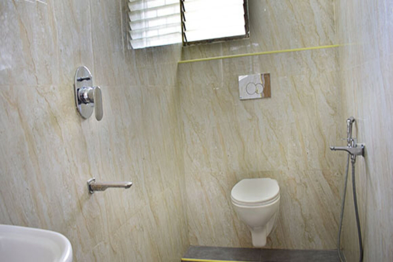 Bathroom, Hotel Ramakrishna, Tiruvannamalai