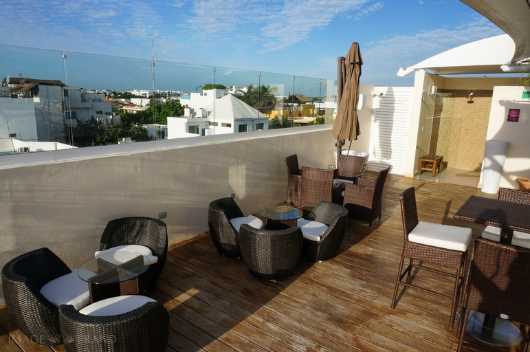 Exterior & Views 14