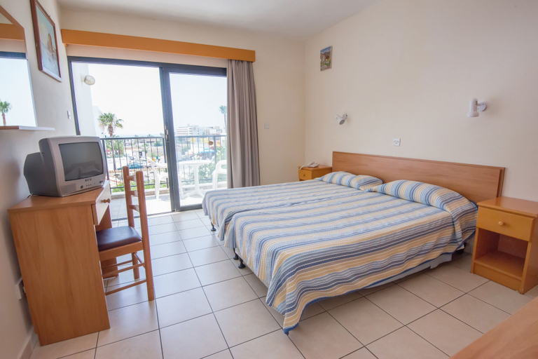 Bedroom 3, Kkaras Hotel