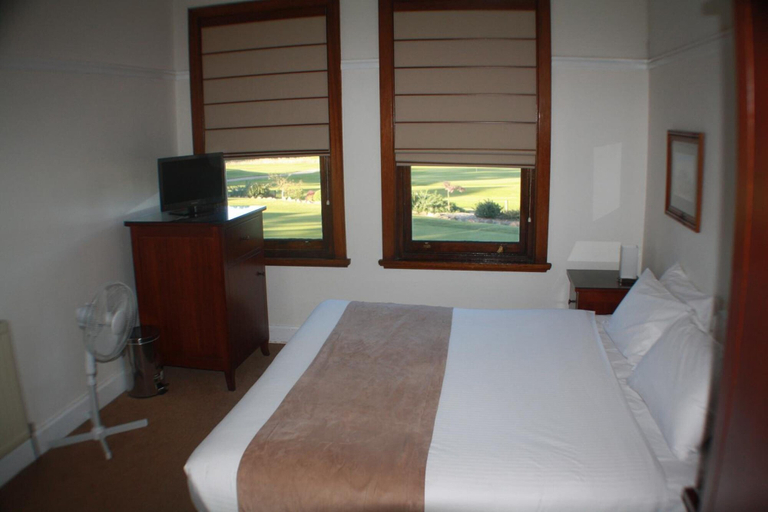 Bedroom 2, The Dormie House - On The Golf Course, Wingecarribee