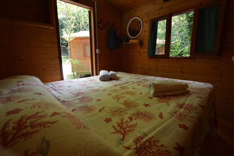 Bedroom 3, Seven Hills Camping Village, Roma