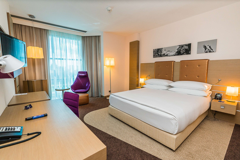 Bedroom 3, DoubleTree by Hilton Hotel Oradea, Oradea