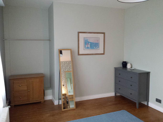 Bedroom 2, 13 Bees, Charente