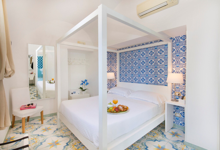 Bedroom 3, Relais Correale Rooms & Garden, Napoli
