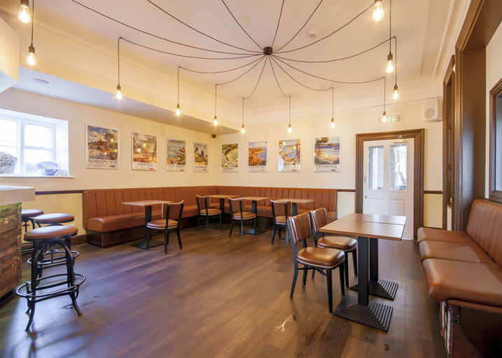 Food & Drinks 5, The Highworth Hotel, Swindon