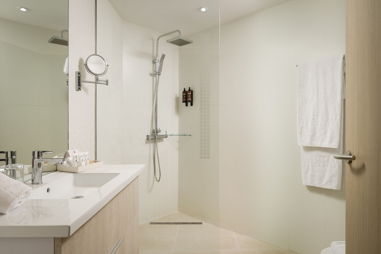 Bathroom 4, ALEGRIA Mar Mediterrania - Adults Only, Barcelona