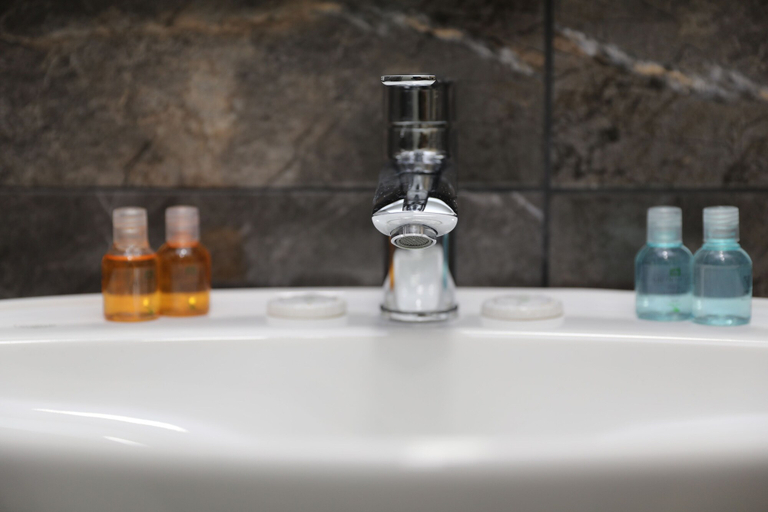 Bathroom 3, Home Suites Baku - Halal Hotel, Baku