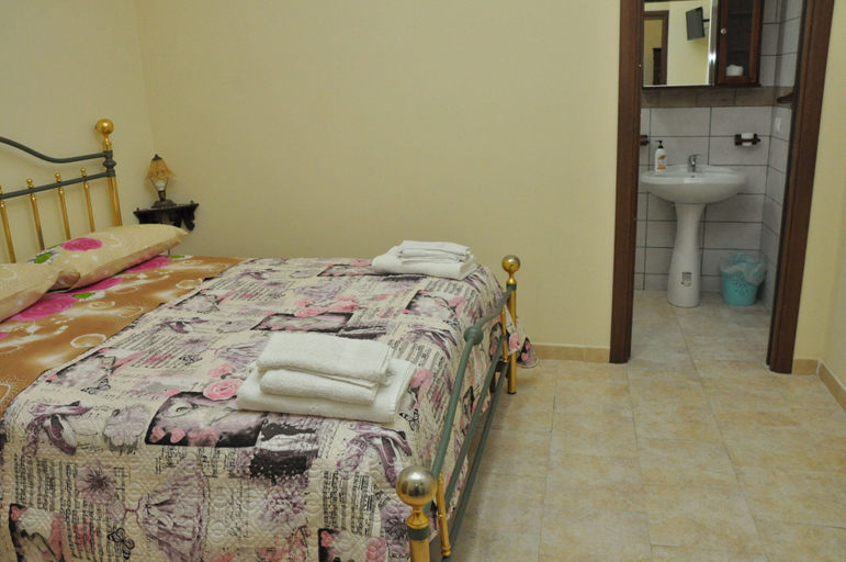 Bedroom 2, Victoria, Napoli