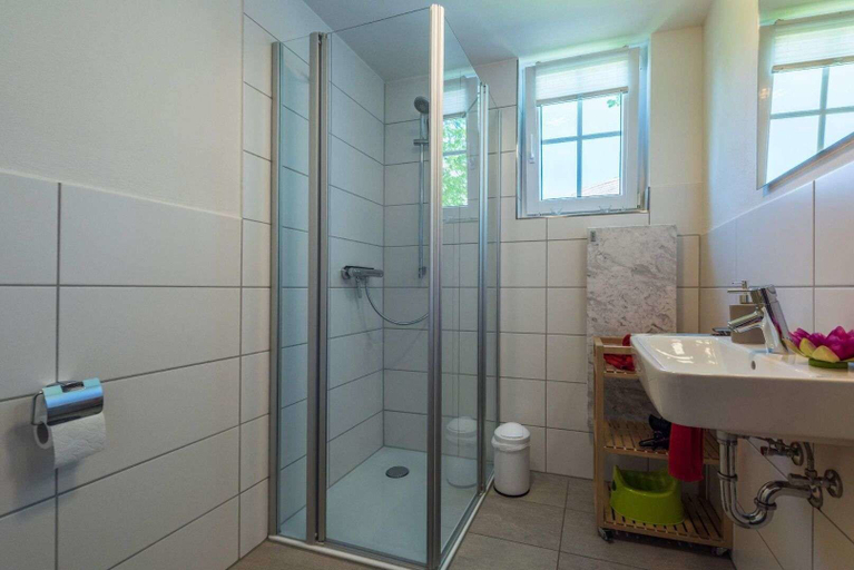 Bathroom 3, Luxus Chalet Salzenweiler, Freudenstadt