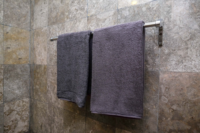 Bathroom 3, Sans Hotel Lynt Makassar, Makassar