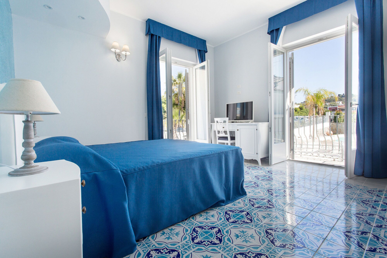 Bedroom 5, Odysseus Hotel, Messina