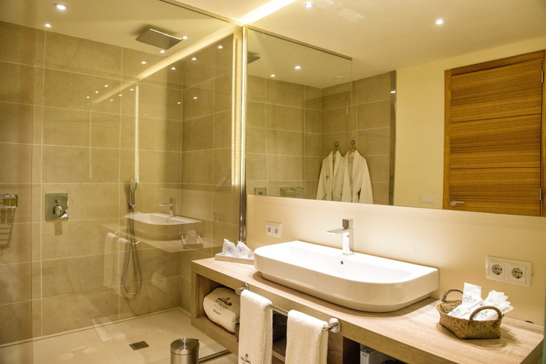 Bathroom 5, Hotel Son Trobat Wellness & Spa, Baleares