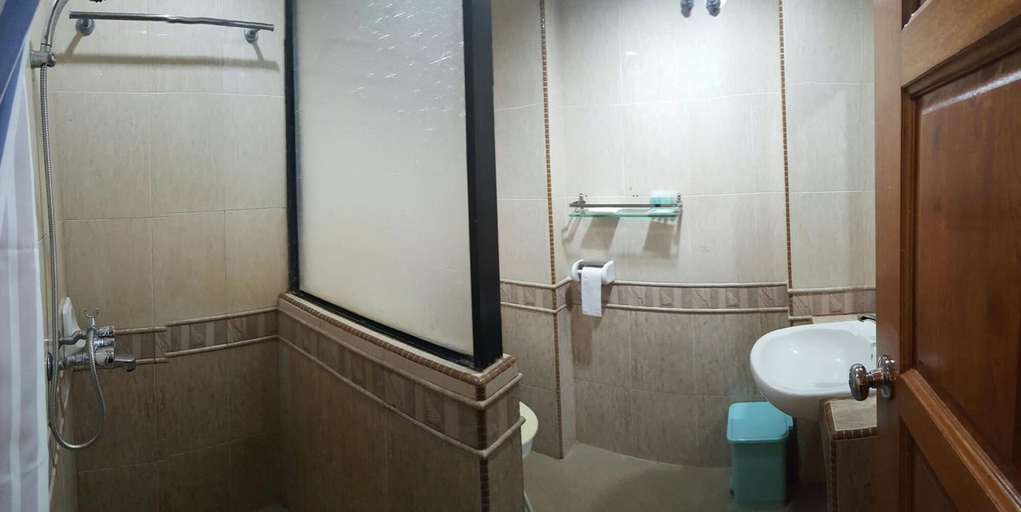 Bathroom 5, Flora Place Hotel, Kota Bharu