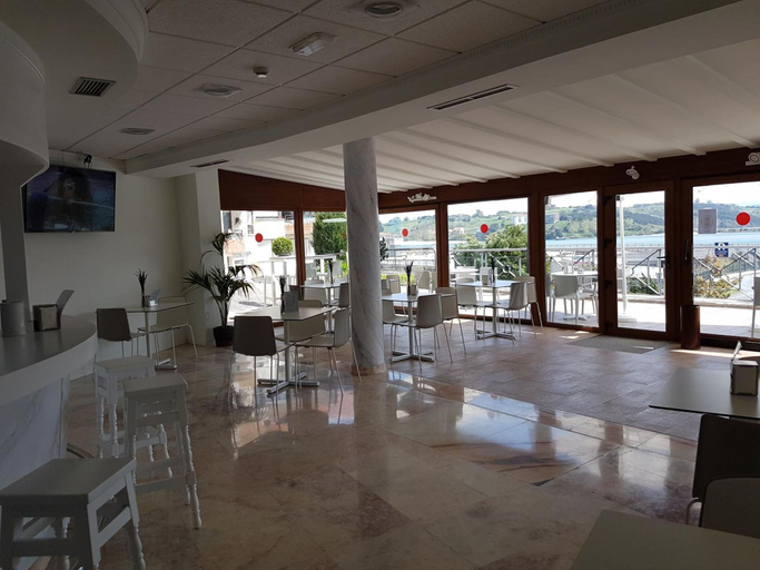 Food & Drinks 5, Faro de San Vicente, Cantabria