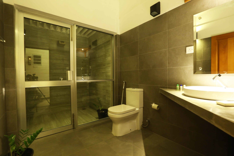 Bathroom 4, Villa Acres Green, Baddegama