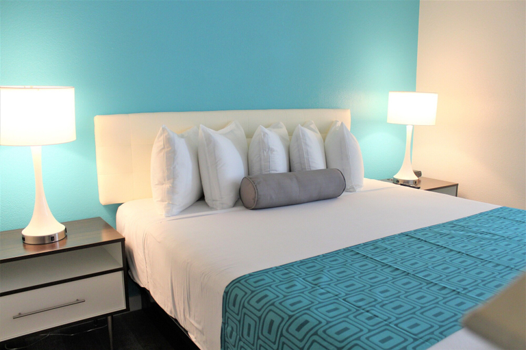 Bedroom 3, Howard Johnson Suites by Wyndham San Diego Chula Vista/BayFt, San Diego