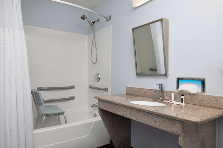 Bathroom 3, Days Inn by Wyndham Pensacola I-10, Escambia