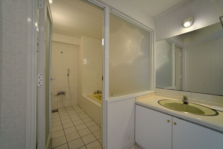Bathroom 5, Hotel Royal Marine Palace Ishigakijima, Ishigaki