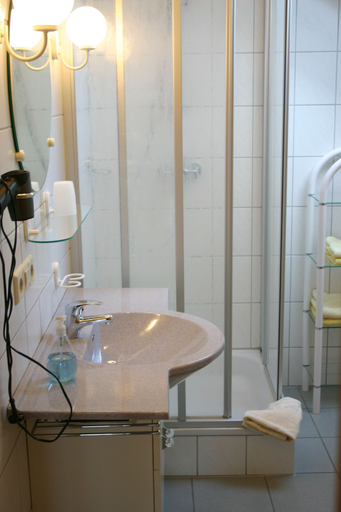 Bathroom 5, Gästehaus Birnbaumhof, Kaiserslautern