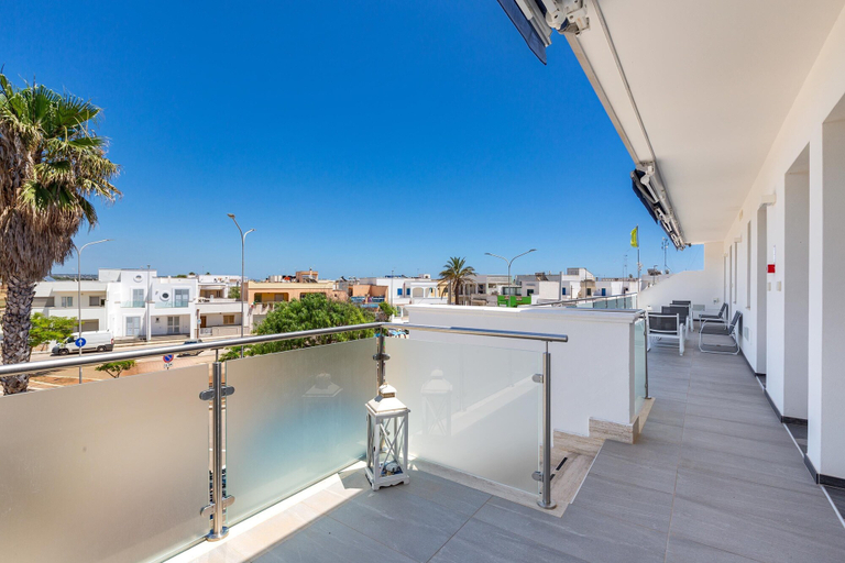Balcony 3, 2133 Maresidence - Camere Matrimoniali, Lecce