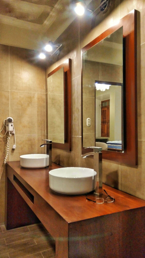 Bathroom 5, Hotel Aurora, Antigua Guatemala