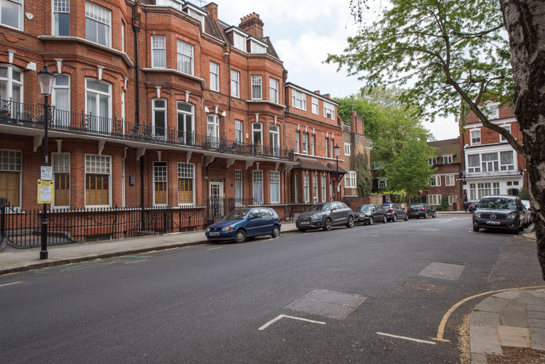 Exterior & Views 2, A Place Like Home - Comfortable South Kensington Apartment, London