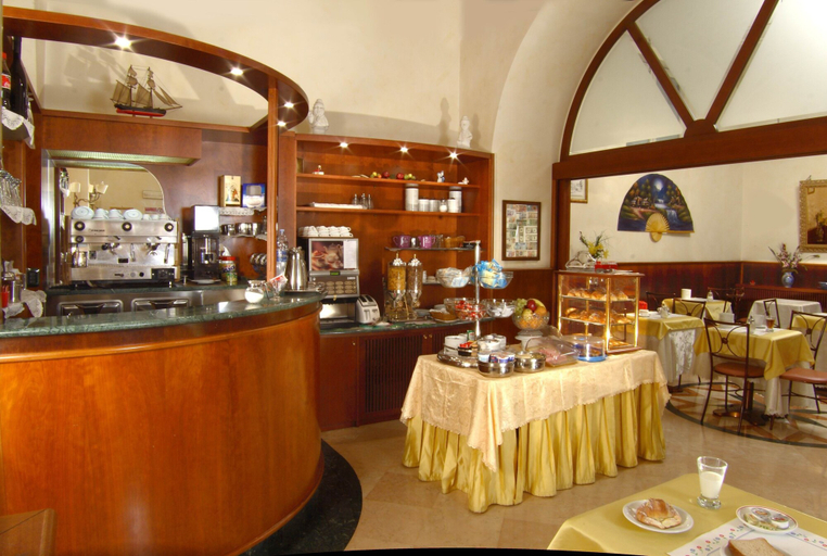 Food & Drinks 5, Hotel Assisi, Rome