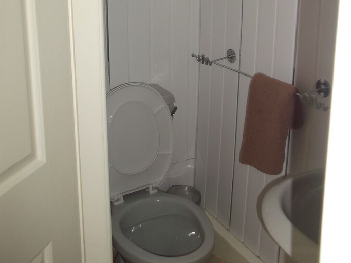 Bathroom 4, Elmfield Hotel, Lancashire