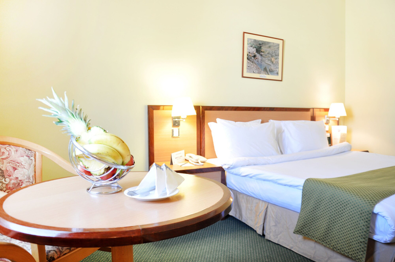 Bedroom 4, Best Western Sur, Sur