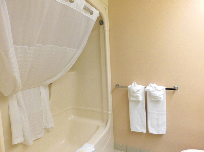 Bathroom 5, Coastal Inn Halifax, Halifax