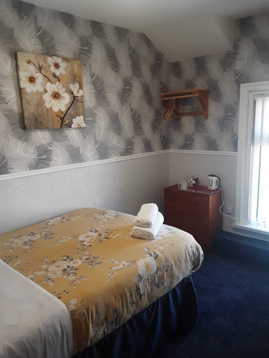 Bedroom 4, Wellington Hotel, Blackpool